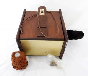 lot 5 image: Vintage Shinemaster Electric Shoe Shine Buffer Polisher