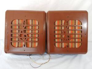 lot 13 image: Vintage 1950s Custom Made Wood Musical Note Speaker Cases With Jensen PM Electro Dynamic Speakers