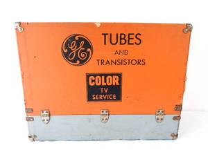 lot 71 image: Vintage G.E. Electronic Tubes and Transistors Repairman and Vacuum Tubes Case