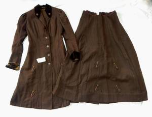 lot 49 image: Antique L. HeilPrin and Company Womens Travel Jacket and Skirt Set