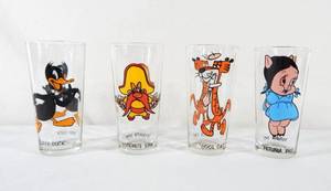 lot 40 image: Lot of Vintage 1973 Pepsi Looney Tunes Character Glasses
