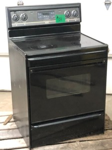 lot 31 image: Frigidaire Gallery Electric Range