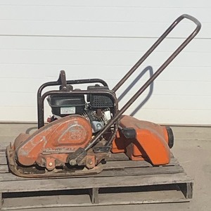 lot 42 image: Mikasa Commercial Pacer  Tamper