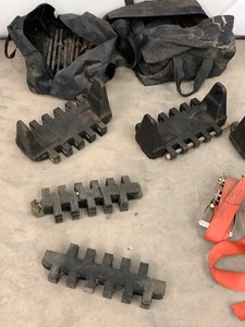 lot 49 image: Camoplast Skid-Loader Track Link Sets