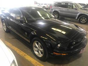 lot 5 image: 2008 Ford Mustang V6