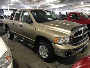 lot 14 image: 2005 Dodge Ram 1500 SLT 4x4
