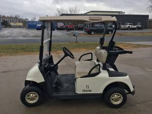 lot 1 image: 2012 - EZGO RXV ELECTRIC GOLF CART - NEW TROJAN BATTERIES - FACTORY CHARGER INCLUDED -  RUNS AND DRIVES PERFECT - NICE CART