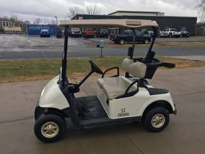 lot 2 image: 2012 - EZGO RXV ELECTRIC GOLF CART - NEW TROJAN BATTERIES - FACTORY CHARGER INCLUDED -  RUNS AND DRIVES PERFECT - NICE CART