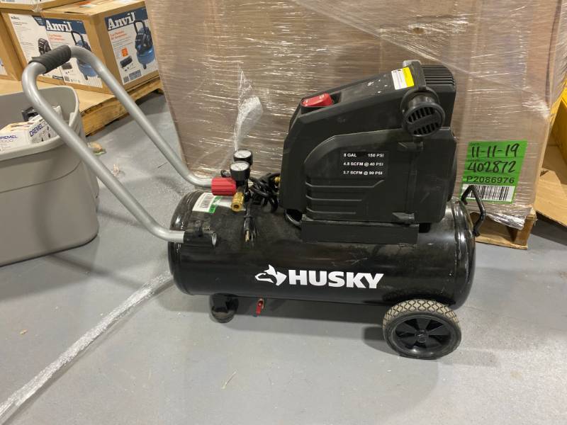 Husky 8 Gallon Air Compressor 4.8 SCFM 40 PSI Continental