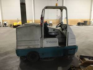 Tennant 7400 Rider Floor ScrubberCleaner