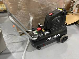 Husky 8 Gallon Air Compressor - 4.8 SCFM  40 PSI