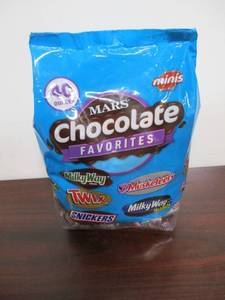 lot 18 image: Mini Candy Bars