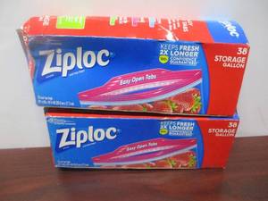 lot 94 image: Gallon Ziploc Bags
