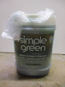 lot 83 image: Simple Green