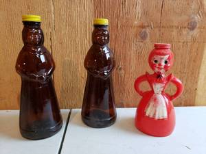 lot 35 image: 3 Vintage Syrup  Condiment Bottles
