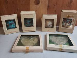 lot 54 image: Chrismas Tree Ornaments