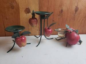 lot 67 image: 3 Apple Decoration Candle Holders
