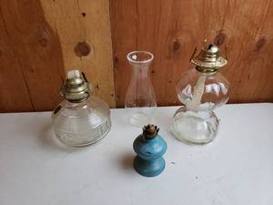 lot 28 image: 3 Oil Lamps and One Small Chimney
