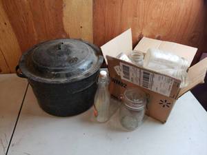 lot 79 image: Waterbath Canner and Jars, Chefs Helper Bottle