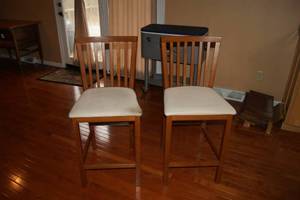 lot 9 image: Chairs