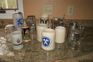 lot 20 image: Lot of Beer Jugs