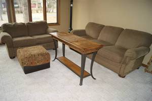 lot 26 image: Living Room Furniture