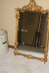 lot 35 image: Mirror