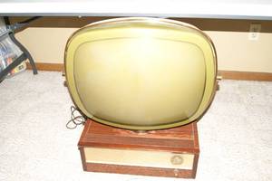 lot 39 image: Philco TV