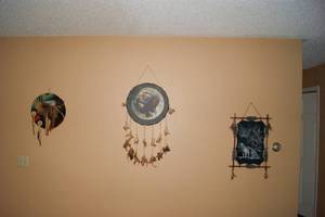 lot 45 image: Wall Decor