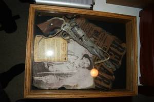 lot 53 image: Shadow Box