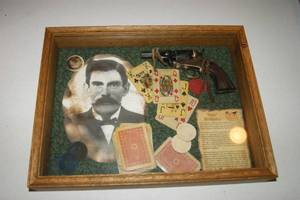 lot 55 image: Poker Shadow Box