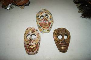 lot 62 image: Lot of 3 Collectible Masks