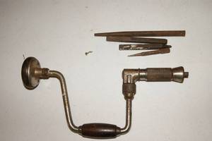 lot 84 image: Vintage Screw