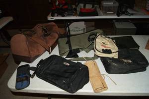 lot 98 image: Lot of Bags