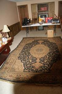 lot 129 image: Beautiful Shaw Rug