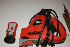 lot 117 image: Black & Decker SC500 NaviGator Powered Handsaw  Jigsaw And Stud Finder