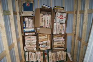 lot 5 image: Large Lot of Vintage Air Filters New In The Box