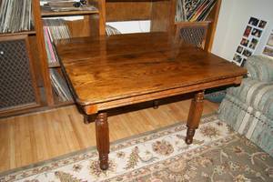 lot 11 image: Vintage Wooden Table