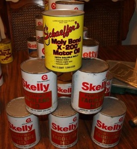 lot 13 image: Lot of 6 Vintage Sealed Oil Cans