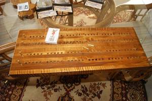 lot 46 image: Wooden Cribbage Board