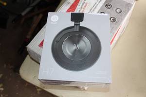 lot 16 image: Bang&Olufson H7 Wireless Headphones