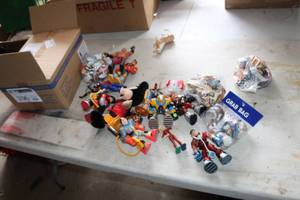 lot 106 image: Action Figures