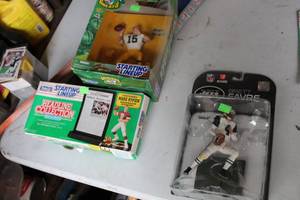 lot 115 image: Lot of (3) Brett Favre, Bart Star, Mark Rypien Action Figures