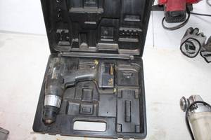 lot 32 image: Craftsman 15.6VDC Cordless Industrial 38in. DrillDriver, Battery, Case