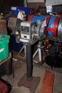 lot 23 image: Craftsman 7in. X 34in. Bench Grinder