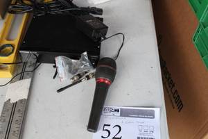 lot 52 image: Audio-Technica Microphone, Shure BLX4R, Microphone Cords