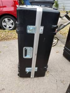 lot 58 image: Penn Elcom Rolling Hard-side Travel Case