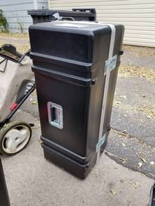lot 59 image: Penn Elcom Rolling Hard-side Travel Case