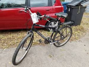 lot 77 image: Raleigh SC30  18-speed  24-inch Trail Bike