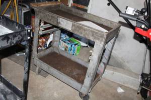 lot 40 image: Metal 2-Tier Rolling Utility Cart